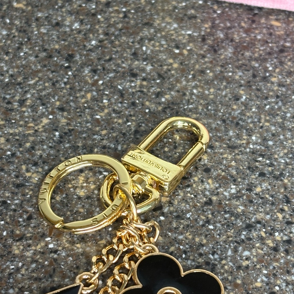 Louis Vuitton Gold and Black Floral Key Holder - Picture 2 of 4